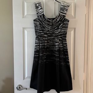 Women’s Calvin Klein Black & White Striped Dress Fit & Flare size S 4/6